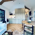 Landhuisje Ter Heide - Charming With Hottub Villa