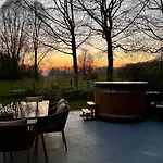 Landhuisje Ter Heide - Charming With Hottub * De Moer