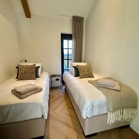 Landhuisje Ter Heide - Charming With Hottub Villa