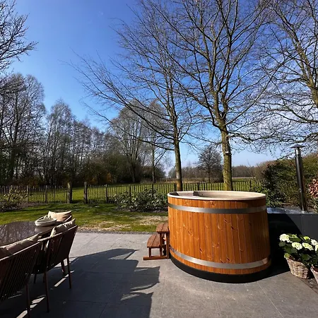 Landhuisje Ter Heide - Charming With Hottub * De Moer