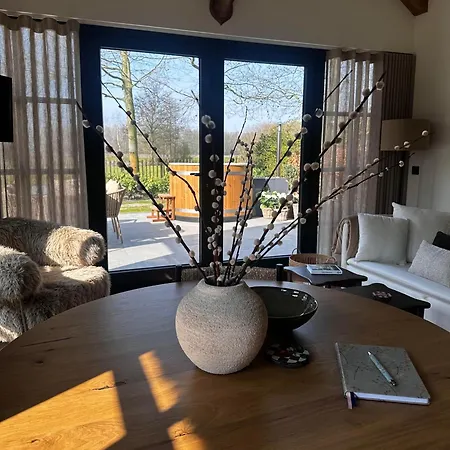Landhuisje Ter Heide - Charming With Hottub * De Moer